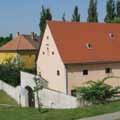 -100% Vármúzeum (Castle Museum / Burgmuseum) H-2890 Tata, Váralja utca 1-3. GPS: N47.64904, E18.31876 K-V (Tue-Sun / Di-So) 09.00-17.