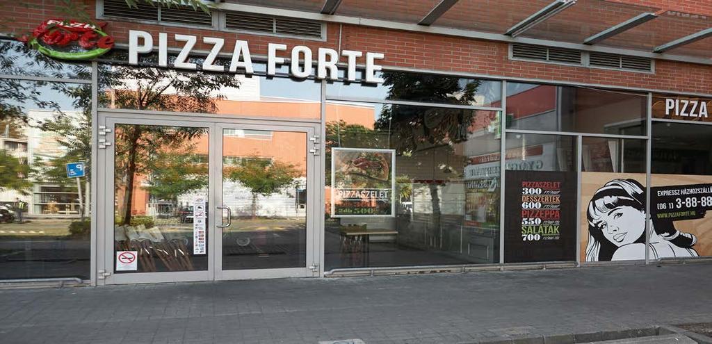4.2 A Ház és környéke Bejáratok, Kerítések, Kapuk Az épületről az első benyomásunk a bejárat, ezt látva akarva-akaratlanul is megfogalmazzuk magunkban, hogy hova érkeztünk.