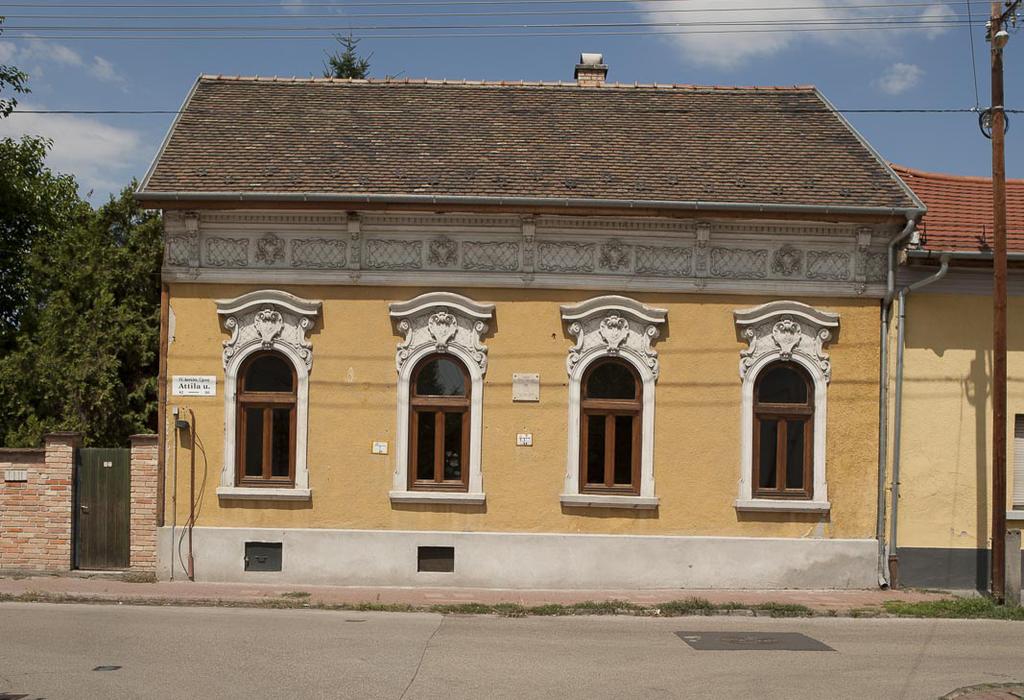 közösségek munkáját és kultúráját híven tükrözik, a helyi építészeti örökség részét képezik.