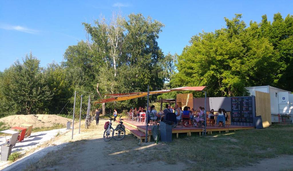 Városképileg kiemelten fontos elem.