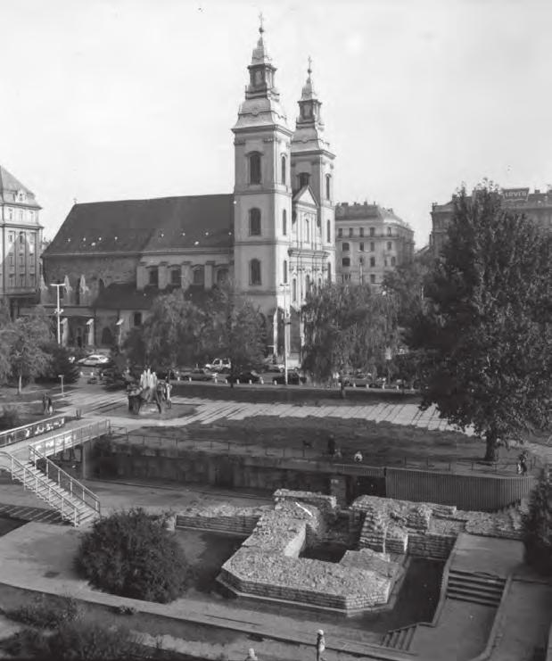 IRÁSNÉ MELIS KATALIN 15. kép Budapest V. Március 15. tér.