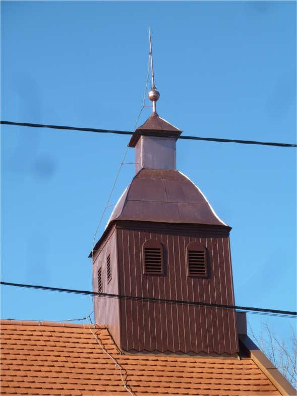 A templomhoz zártsorúan csatlakozó bazársor a Szabadság