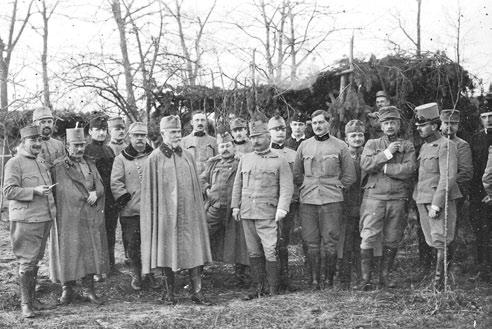 Veszprémi Szemle könyvek 11 2 1 3 5 4 A m. kir. 41. honvéd gyaloghadosztály parancsnoki kara. 1. Schay Gusztáv altábornagy, a hadosztály parancsnoka. 2. Foglár József tábornok, a 40.