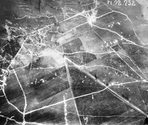 IV. AZ OLASZ HARCTÉREN (1916) amikor a lovasküldönc hozza a parancsot, hogy az ütegek azonnal Skrbinára menjenek vissza, ahol a további parancsokat meg fogják kapni.