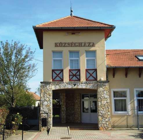 Ugyanakkor, ha ezek egymásra tekintet nélkül zenélnek, lehet külön-külön még szép dallam is, amit játszanak, az összkép hamis.