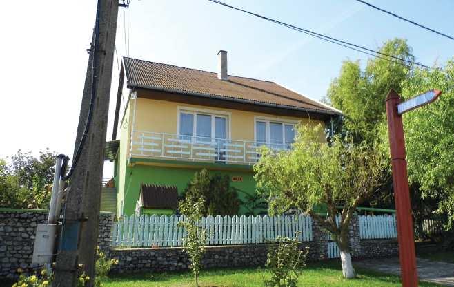 csoda, hogy itt