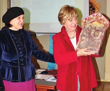 kiterjedő, önzetlen karitatív tevékenysége elismeréséül kapta.