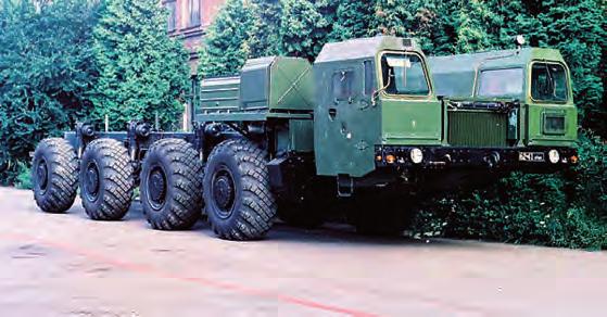 Az 1980-as évek első felében az Amerikai Egyesült Államok hadserege új rakétáinak mintájára a szovjet hadvezetés saját mobil rakétafegyverek kifejlesztéséről határozott.
