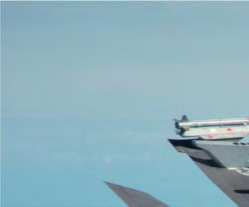 23. ábra. A háton repülő F 35 szárnya alatt jól láthatók a külső fegyverzet-függesztési pontok Cifka Miklós Az F 35 Lightning II. harci repülőgép III.