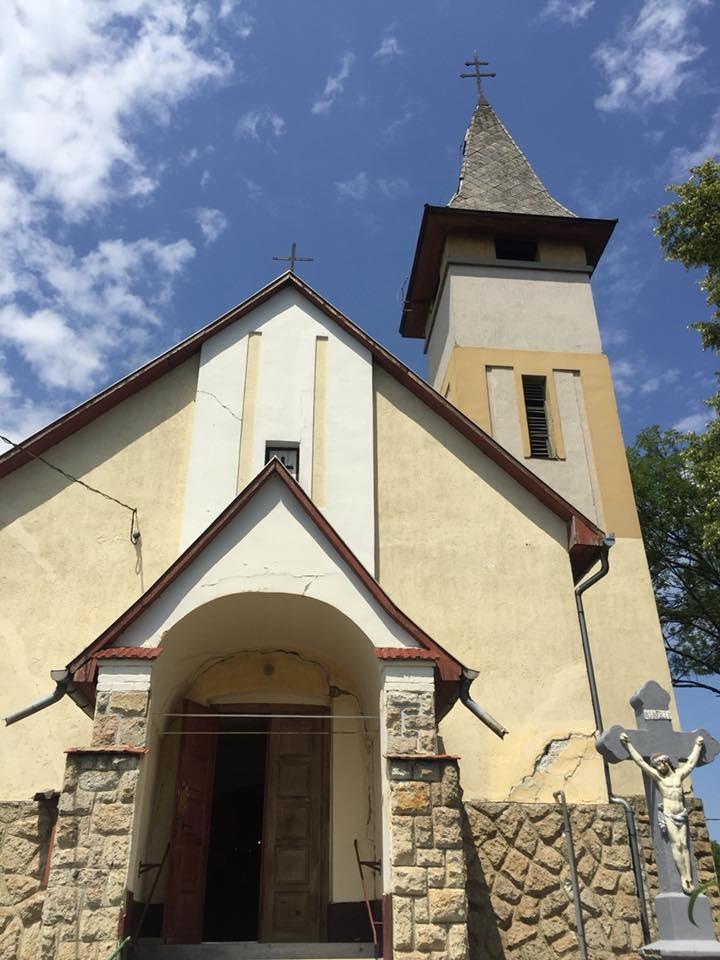 Ady, a Kossuth és a Széchenyi úti járdák, valamint az Arany János út és az iskola-óvoda közötti járda, továbbá a Dózsa