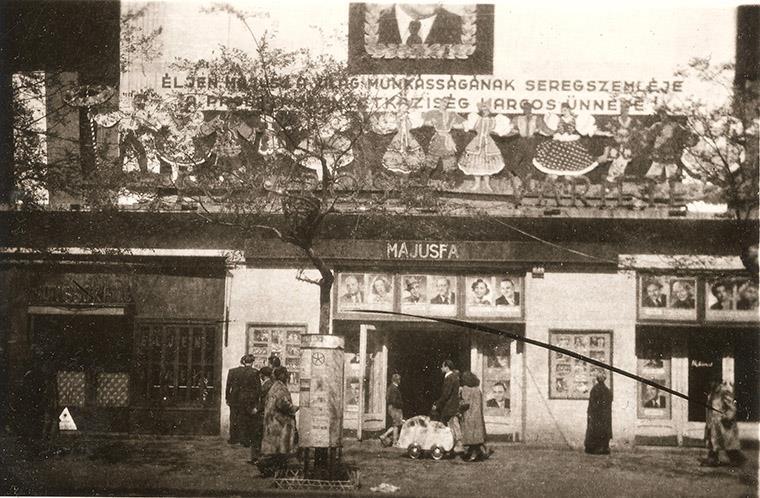 26. kép: A Fővárosi Varieté homlokzata, 1950 május 1.