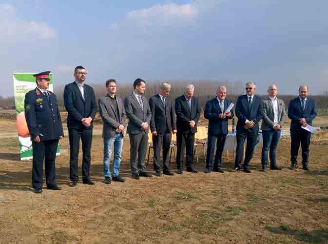 is megrendezésre került a közeli művelődési központban.
