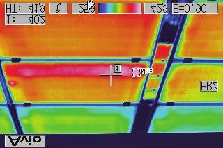 E-NERGIA.HU MEGÚJULÓK GEOTERMIA 7. ábra. Hőkép: balra: túlmelegedett modulsor és kapcsolódoboz, jobbra: fotó (Zwentendorfi atomerőmű II.
