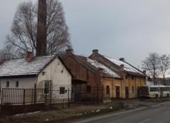 vízminőség-védelmi terület övezetébe, a felszíni szennyezésre fokozottan érzékeny terület övezetébe, valamint a vízbázis védelmi terület és a belvízzel közepesen veszélyeztetett terület övezetébe