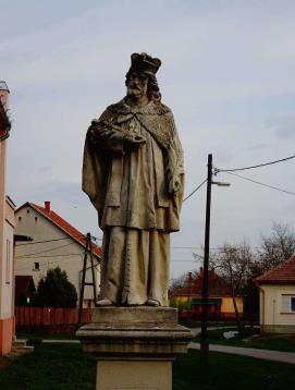 Zagyvarékas tájképileg is meghatározó építészeti értékei Római Katolikus templom és parókia. (Szabadság tér). A község egyik településképileg meghatározó épülete.