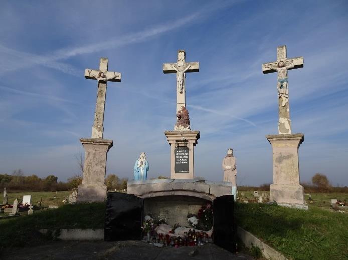 73. kép: Temető Forrás: saját fotó 1.14.6.7. Műemléki terület, történeti táj, műemléki jelentőségű terület, műemléki környezet Műemléki környezet nem került kijelölésre. 1.14.6.8.