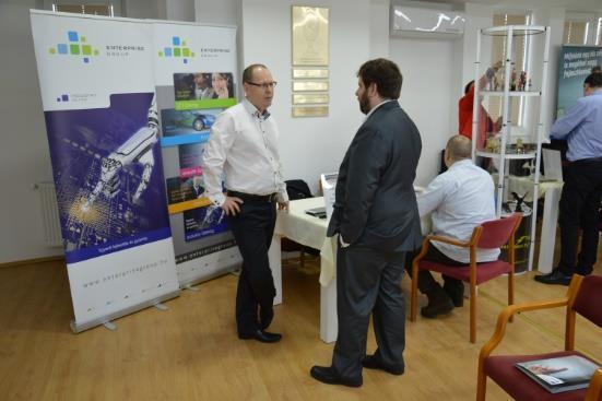 Csiák Gyula, a HRP Europe Kft. üzletágvezetője a Microsoft Dynamics NAV vállalatirányítási rendszerről beszélt. Pató Sándor, a Silver Frog Informatika Kft.