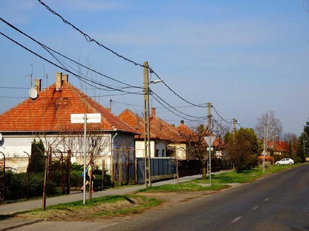 Egyes utcaszakszokon tisztán csak