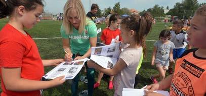 A Szent Borbála úti sporttelepen húszféle sportágat, többek között különböző küzdősportokat, labdajátékokat próbálhattak ki a tatabányai oktatási intézmények tanulói, de a résztvevők