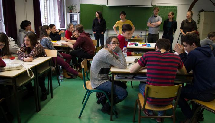 1 osztályok 2 101 Emlékek a tizedikes évünkről A negyedik évünk a Trefortban rögtön egy nem mindennapi osztályprogrammal, osztályfőnökünk esküvőjével indult, amelyre a tanár úr az egész osztályt