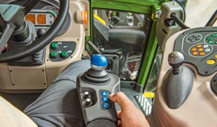Ezen előnyök összessée jelentősen menöveli az üzemelés biztonsáát. Könnyű kezelhetősé A homlokrakodó az elektromos keresztkapsolókarral kényelmesen kezelhető.