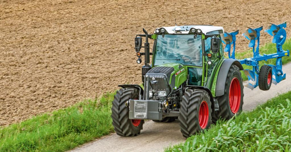 750 fordulat/perel, tetszőlees munkaeszköz-kombináiókhoz - kormányzási szötől füően bekapsoló összkerékhajtás és differeniálzár automatika - akár 104