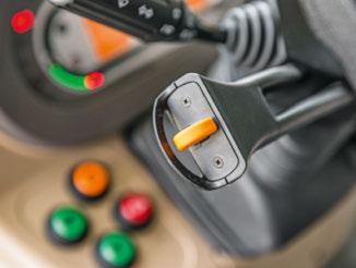 FENDT 200 VARIO: VARIO HAJTÓMŰ ÉS TELJESÍTMÉNYLEADÓ TENGELY. A valódi sokoldalúsá vételen lehetőséet kínál.