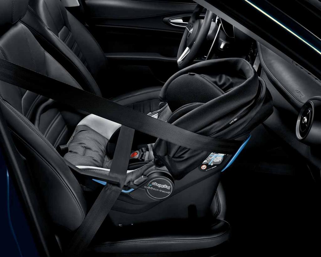 Csak specifikus FWF vagy RWF platformmal szerelhető be. 71807388 RWF PLATFORM G0/1S ISOFIX GYERMEKÜLÉSHEZ Hátrafelé néző. 9 18 kg súlyú gyermeknek.
