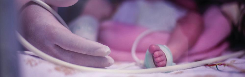 Bevezető gondolatok Az Újszülöttjeinkért, koraszülöttjeinkért Alapítvány újabb tájékoztató füzetének megszületését az indította el, hogy munkánk során sokszor találkoztunk olyan szülőkkel,