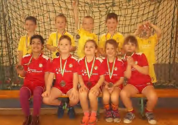 Dombrádi Híradó 11 A Dombrád SE utánpótlás csapatai a 2017-2018-as szezonban 1.