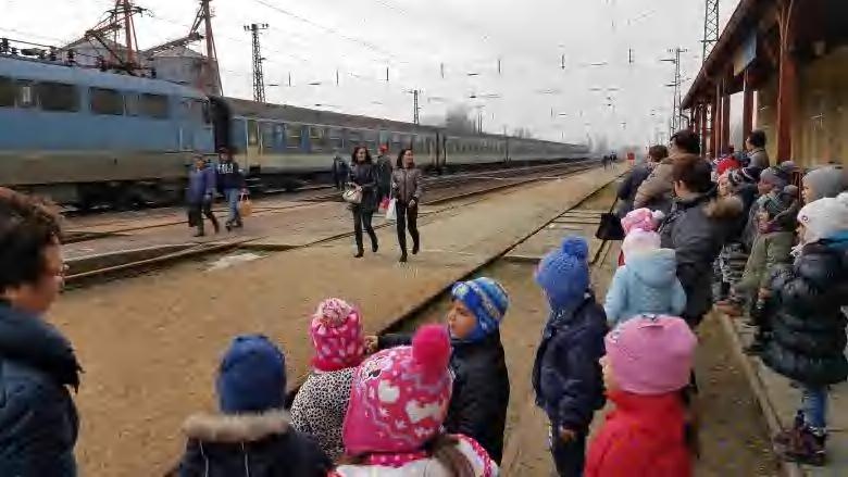 8 Dombrádi Híradó Ovis programok A farsangolás a tél lezárása, ilyenkor zenés-táncos műsorokkal, jelmezes felvonulással búcsúztatjuk a telet.