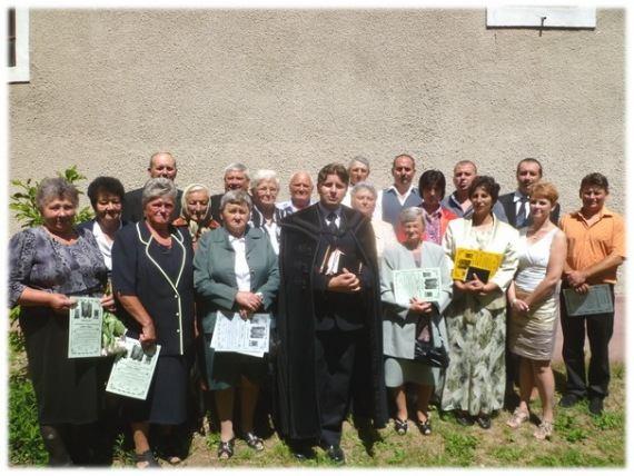 Sokan gyűltek össze a hegyközcsatári református templom harangjának vasárnap délelőtti istentiszteletére hívó hangjára.
