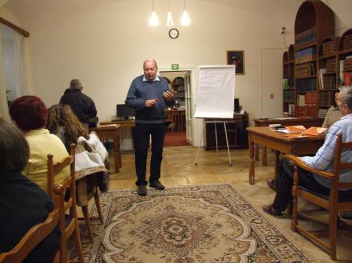 A sepsiszentgyörgyi Bod Péter Megyei Könyvtár munkatársai számára kérésüknek megfelelően háromnapos, a könyvtári minőségbiztosítással kapcsolatos tanfolyamot szerveztünk, melynek oktatója Vidra Szabó
