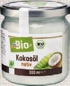 Hagyjuk ezt is kicsit hűlni, hogy sűrűbbé váljon. Ezután díszítsük kedvünkre a muffinok tetejét.