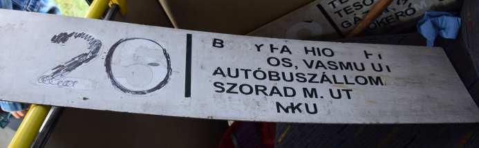 viszonylatokon eltérőek például a járműveken belül használt
