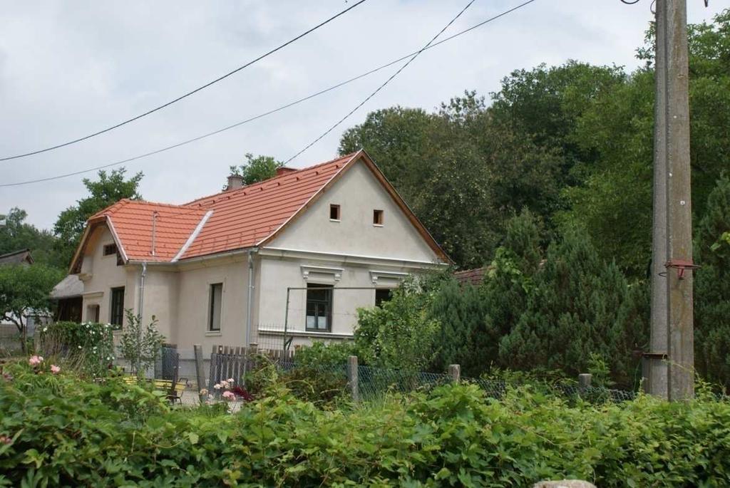 részletek,