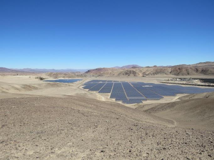 telepítésével, egy 36 MW teljesítményű napelem parkban /