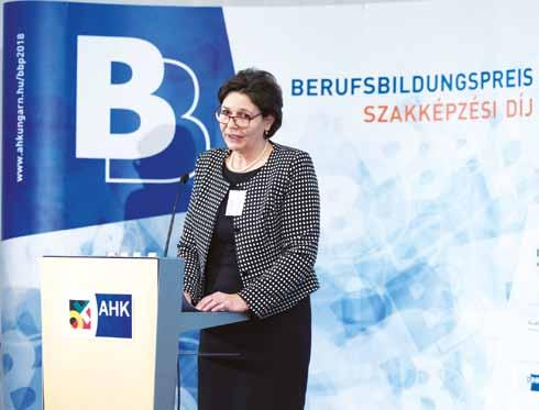 Die Preise wurden von Mihály Varga, Minister für Nationale Wirtschaft und Schirmherr des Preises, Dale A.