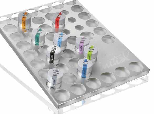 Initial MC, Zr-FS Initial MC Basic Set 877045 (por opaker), 877001 (paszta opaker): 16 Opaker, 16x Dentin, 4 Enamel, 3 Inside, 1 CLF, 2 Translucent, 10 g glazúr por, 3 g Incisio, 25 ml glazúr