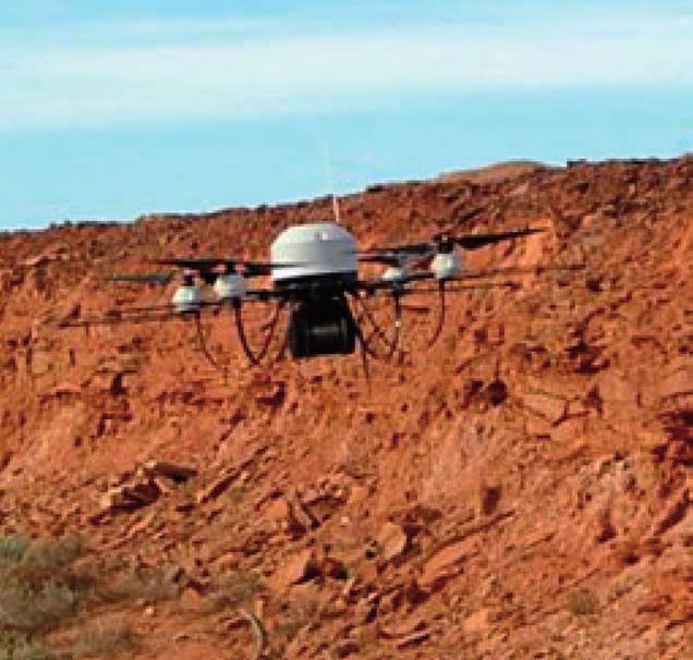 Nemzetközi haditechnikai szemle A MIKADO PILÓTA NÉLKÜLI FELDERÍTŐ HELIKOPTER A Bundeswehr 2009-ben 12 db analóg, 2010-ben 15 db analóg és 30 db digitális, 2011-ben 68 db digitális, 2012-ben további