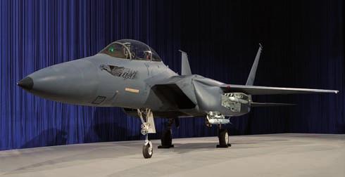Nemzetközi haditechnikai szemle 1. táblázat. Korszerű harci repülőgépek és az F 35 alapadatainak összehasonlítása F 16E/F F/A 18E/F block II.