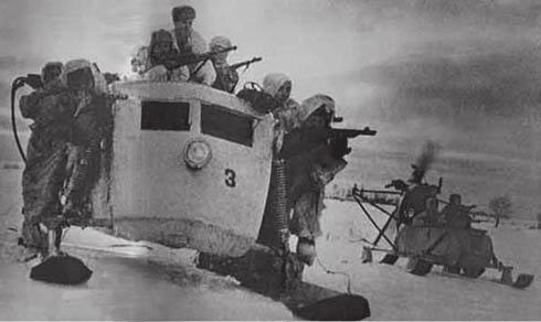 Az 1933-ban Leningrádban már szovjet M 11-es repülőgép csillagmotorjával szerelt szánok készültek.
