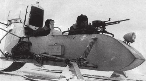 Haditechnika-történet 9. ábra. A Gorkij város autógyárában, soros gépkocsimotorral és fém légcsavarral készült GAZ 90 (RF 8) szán.
