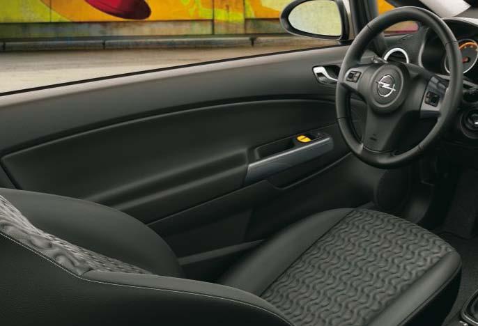 Opel Corsa Cosmo Még magasabb szintű Opel Corsa luxus, mely egyesíti a modern, kiváló minőségű alapanyagokat a kényelemmel, valamint a megnyerően elegáns és fiatalos stílussal.