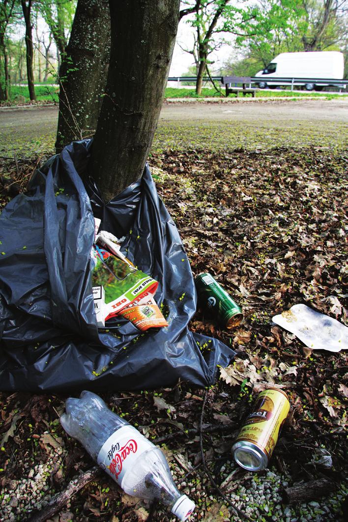 Vidd magaddal a szemetedet! gép maradványokat, vagy éppen az utak feltöltésére alkalmilag használt csempetörmeléket.