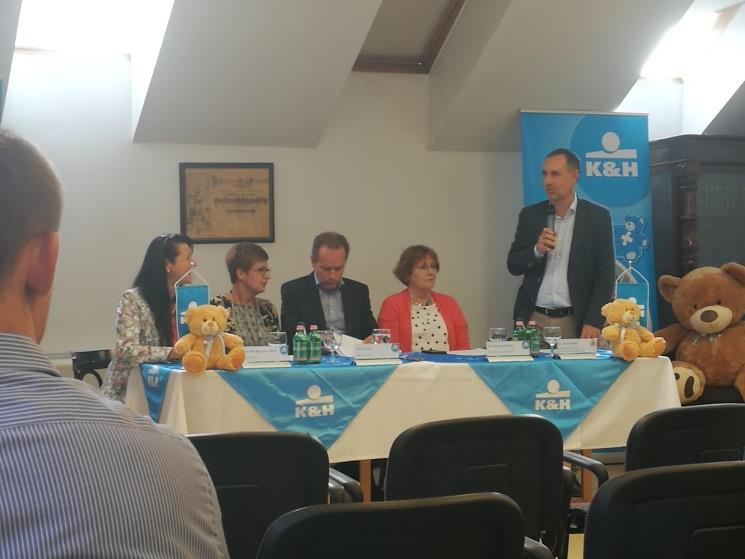 Az is természetes, hogy majd mindenki győzni akar, és A 15 éve tartó, évenként kiírásra kerülő forrásra idén 88 pályamunka érkezett, melyből 14 kapott támogatást, köztük a Dunaalmás-Neszmély védőnői