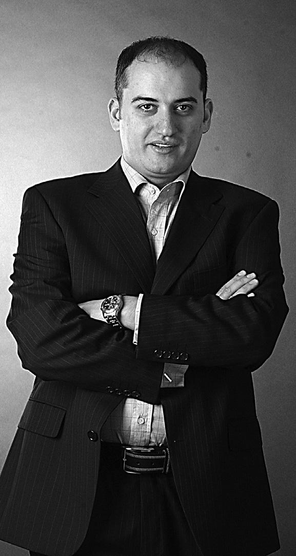 2011-től a Keller András irányította Concerto Budapest szólókürtöse, 2013-tól pedig a Magyar Állami Operaház szólókürtöse lett. Jelenleg a Magyar Állami Operaház és a Concerto Budapest tagja.