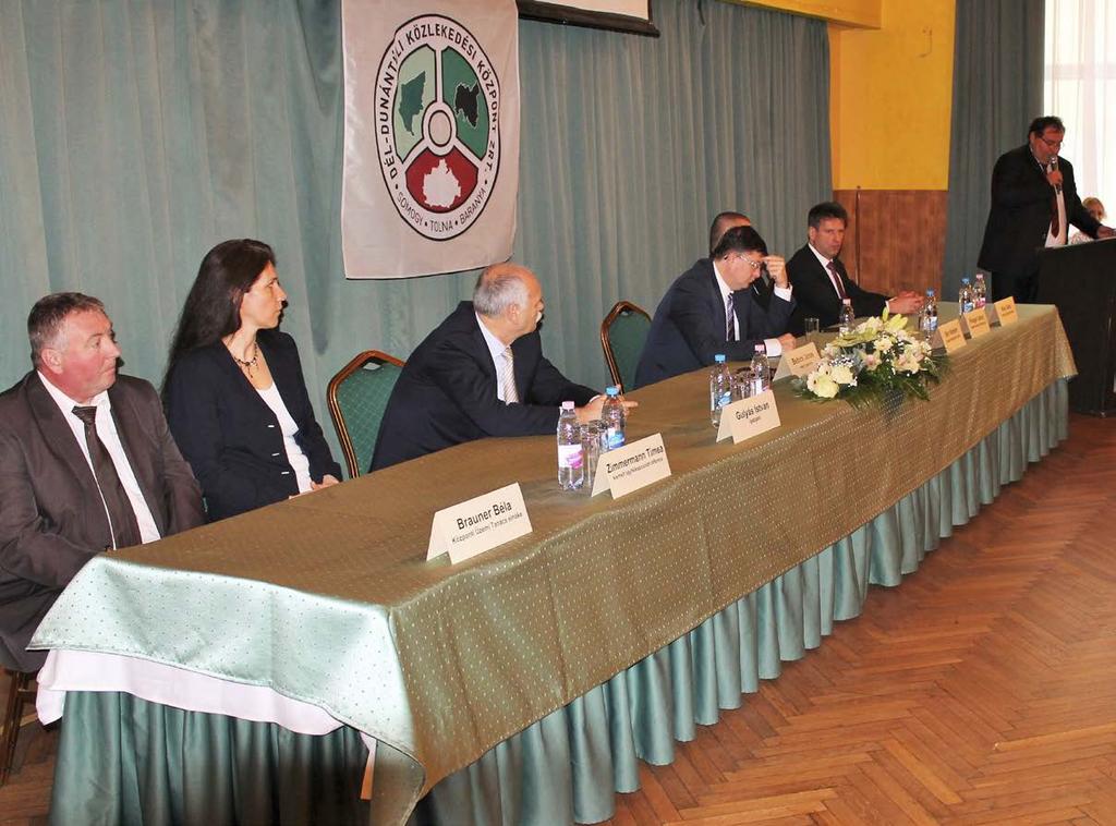 2018. április 3 Kaposváron, Pécsett és Szekszárdon Kitüntetett munkavállalóink Kaposvári régiós ünnepség A Dél-dunántúli Közlekedési Központ régiós, központi ünnepségét 2018.