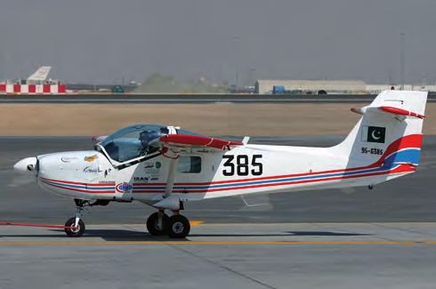 Nemzetközi haditechnikai szemle 5. ábra. Saab 91B Safir a Team 200 osztrák négygépes magánkötelék egyik tagjaként 3. ábra. A dán légierő Baby Blue bemutatóköteléke 2007-ben Kecskeméten is repült 91C típusjelzéssel.