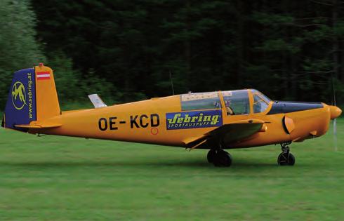 A Flygvapnet összesen 75 darab B változatot szerzett be, Sk 50B típusjelzéssel, és a C változatból is vásárolt 14 darabot. A Safir felszerelhető gyakorló bombákkal és nem irányított rakétákkal.